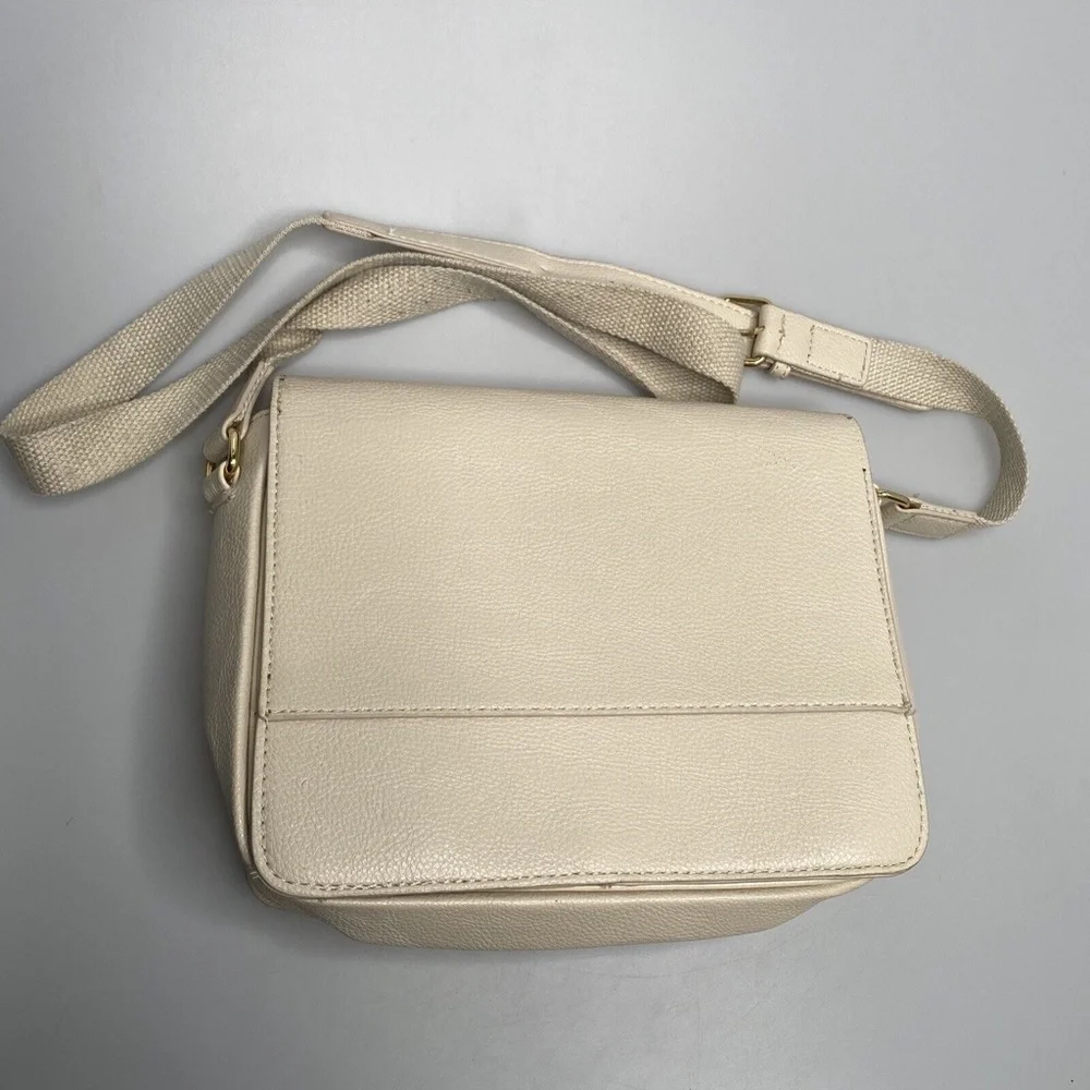 Forever 21 Small Ivory Off-white Crossbody Bag Vegan Leather Purse - Picture 2 of 10